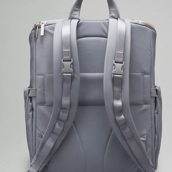 (2287) NWT LULULEMON New Parent Backpack 17L in Asphalt Grey/Silver Drop - Picture 3 of 5